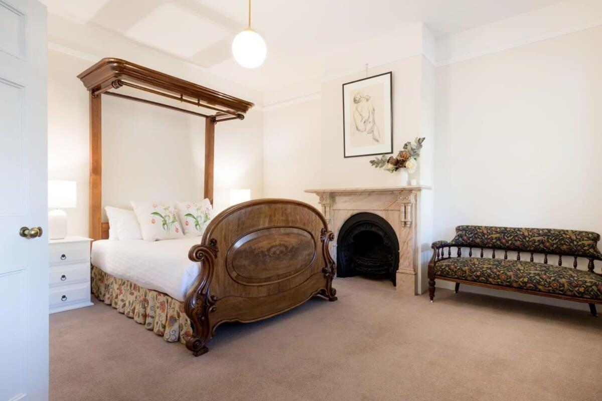 Charming On Charles Launceston Exterior foto