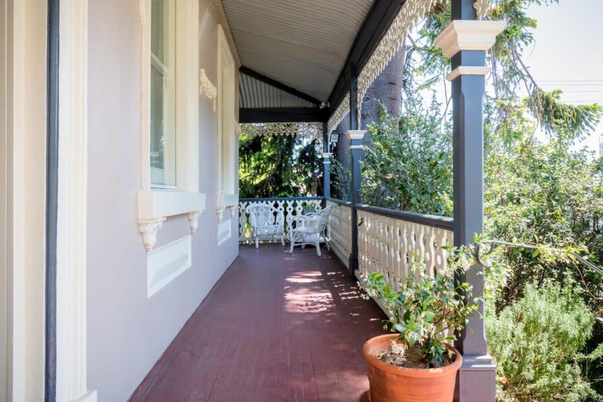 Charming On Charles Launceston Exterior foto