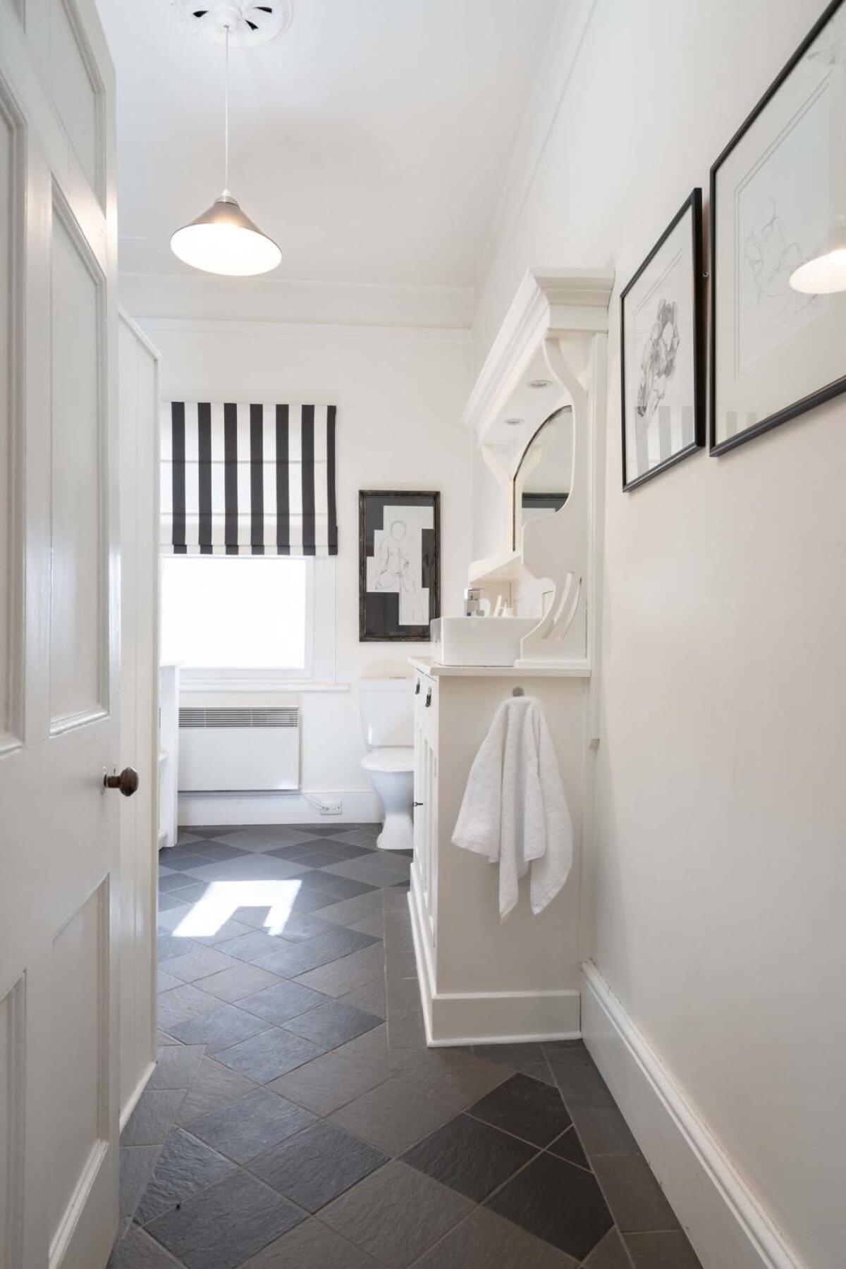 Charming On Charles Launceston Exterior foto