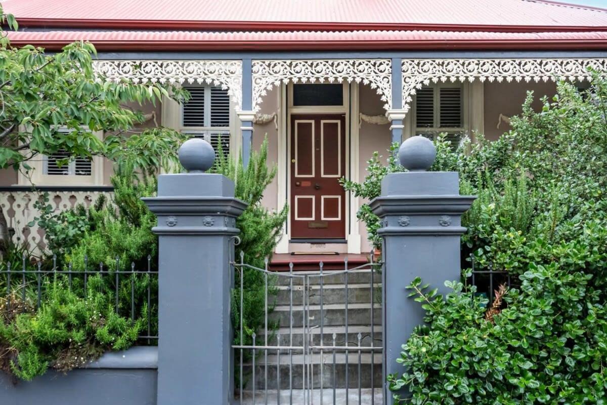 Charming On Charles Launceston Exterior foto